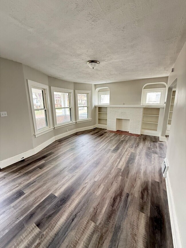 Photo - 1754 Algonac Rd Unit Lower