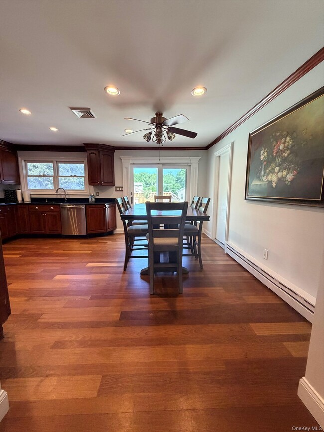 Photo - 364 Lockwood Dr
