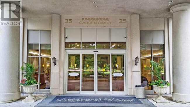 Photo - 25 Kingsbridge Garden Cir Unit 820