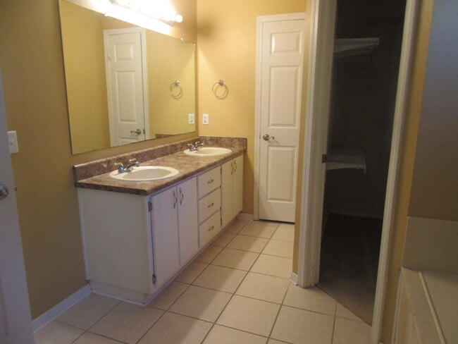Photo - 9608 Brentwood Blvd