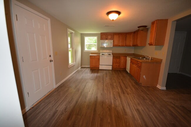 Photo - Space, Space & More Space! 3 Bedroom 1 Bath home