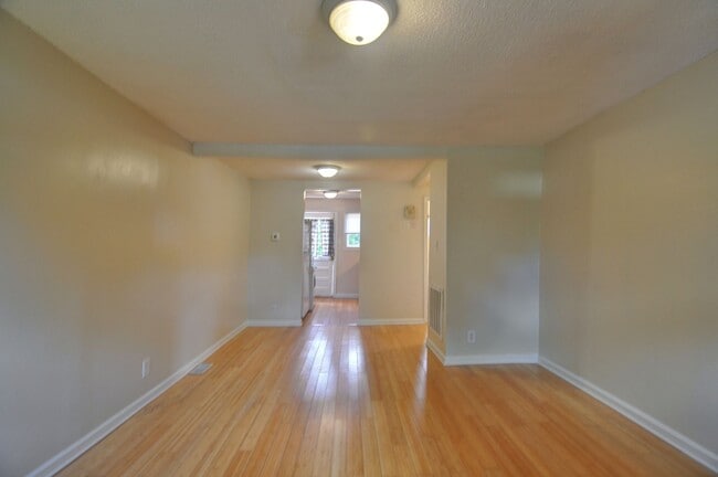 Photo - Cute 2 bedroom - Close to Downtown Carrboro and UNC!