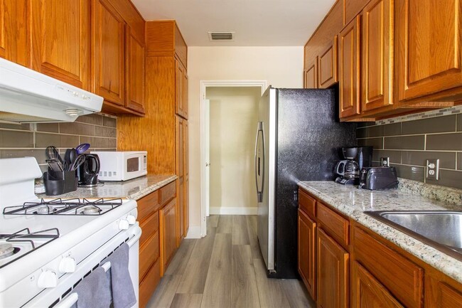 Photo - 332 S Swinton Ave