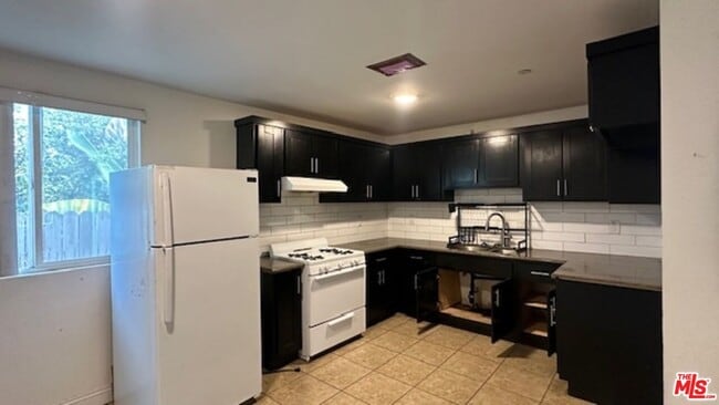 Photo - 1161 E 40th Pl