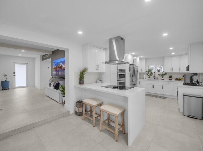 Photo - 520 NE 135th St