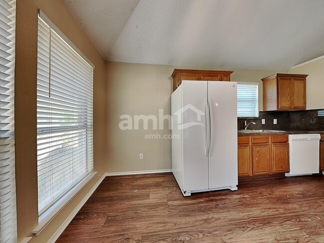 Photo - 733 Grandview Ave