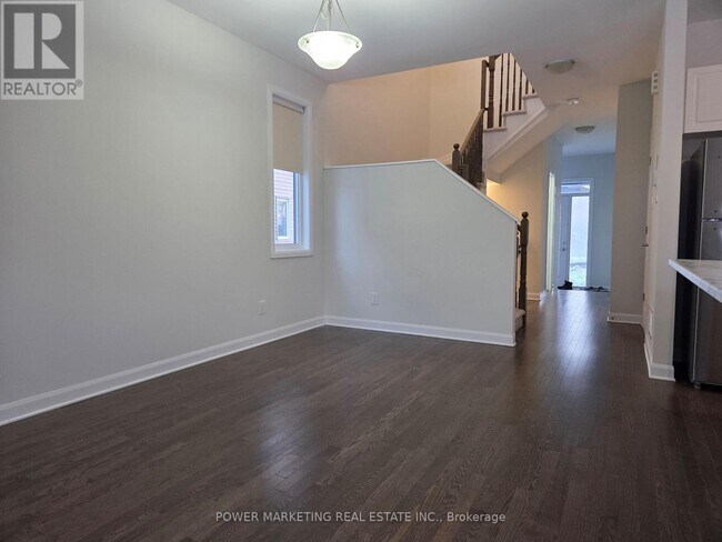 Photo - 105 Natare Pl