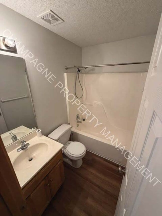 Photo - 6524/6528 NE 44th St Unit 6524