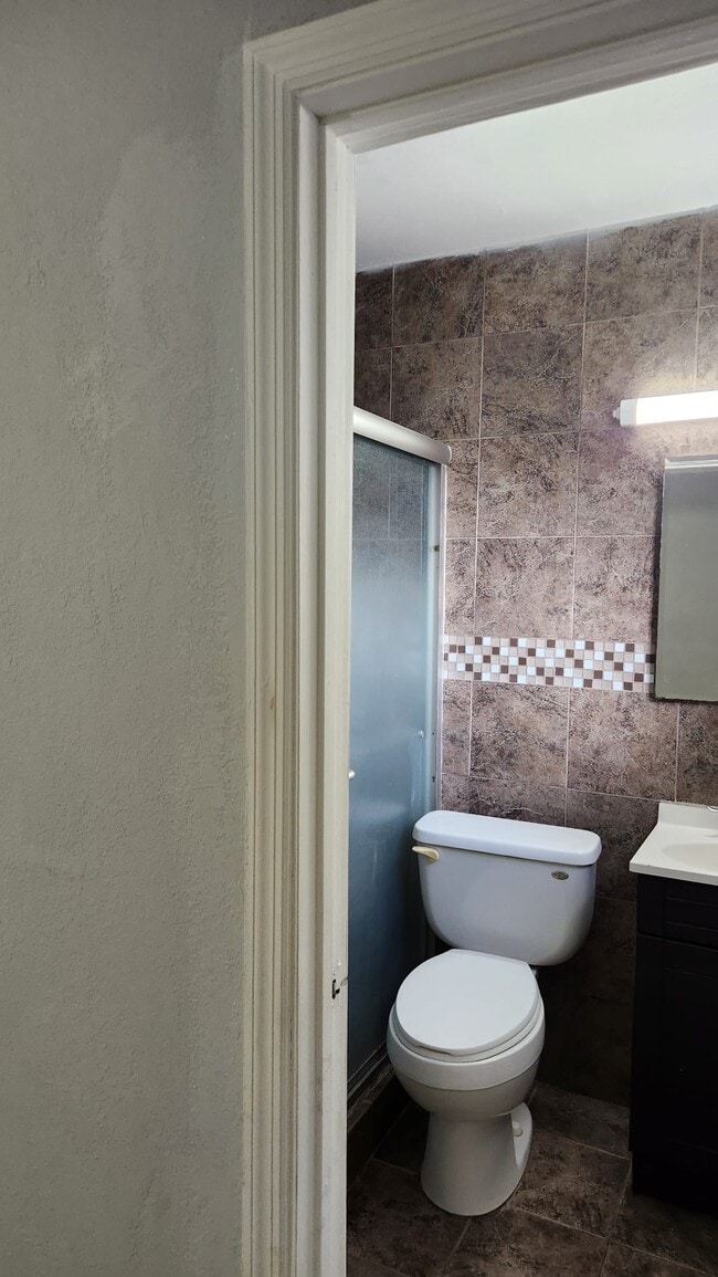 Photo - 3911 SW 39th St Unit Single Room