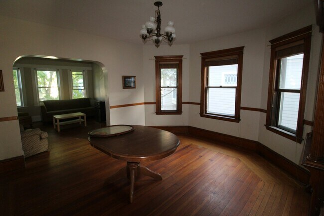 Building Photo - 86 Bromfield Rd Unit 2