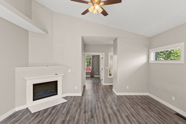 Photo - Beautifully Remodeled 3 Bedroom in Gresham...