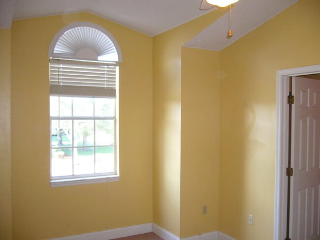 Photo - 2 Bedroom 2 bathroom Kissimmee ... Available April 2, 2026