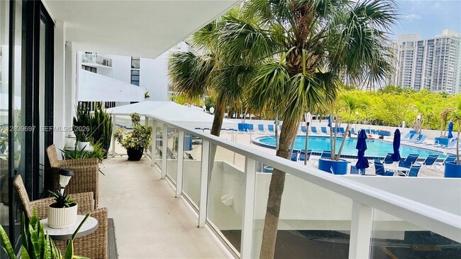 Building Photo - 3701 N Country Club Dr Unit 304
