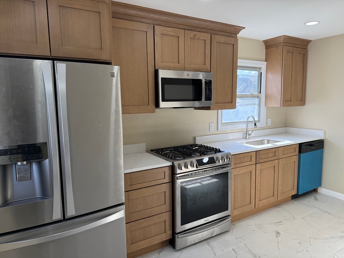 Photo - 593 Elm Ave