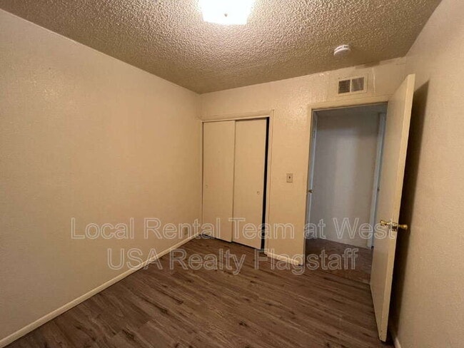 Photo - 117 E Ellery Ave Unit Apt 2