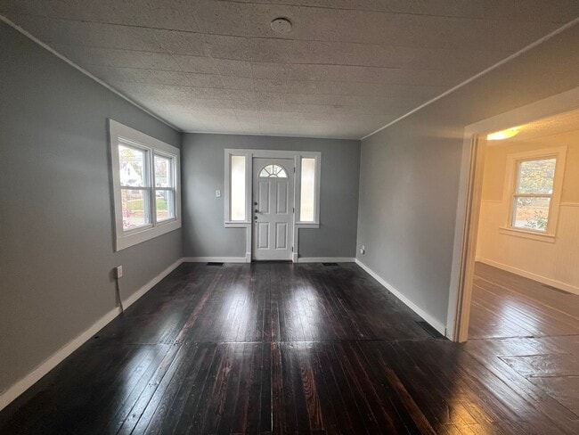 Photo - Adorable 2 bedroom with a bonus room!