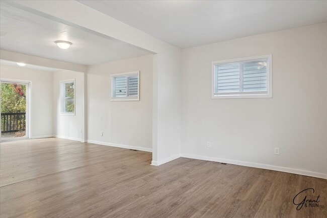 Photo - $1200 2 bedroom large home