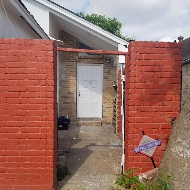 Photo - 6342 Gladewell Dr