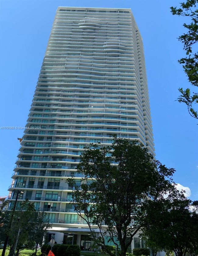 Photo - 501 NE 31st St Unidad 1803 Rental