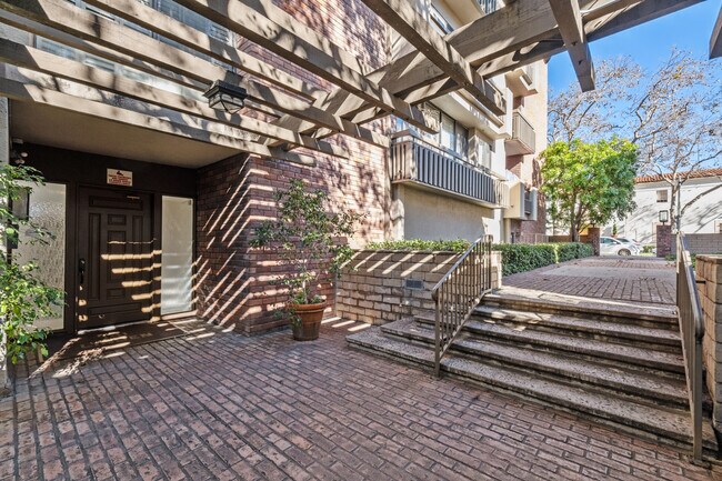 Photo - 141 S Linden Dr Unit 141 S. Linden #203