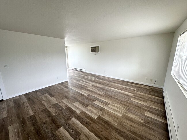 Photo - 409 Benham St Unidad 409 Banham St. #D