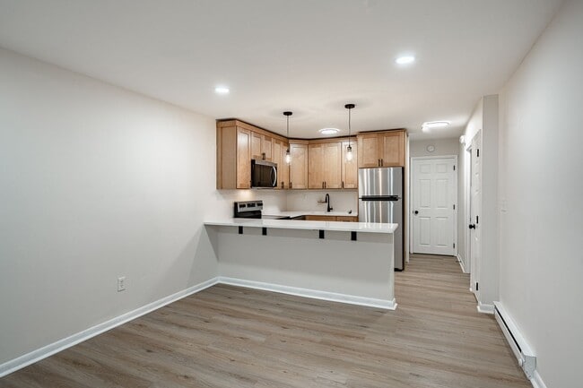 Building Photo - 413 E Washington St Unit W-3 W-3