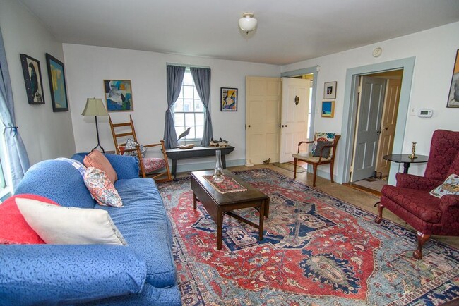 Photo - 23613 Front St