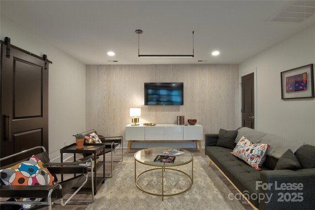 Photo - 3945 Rockfern Rd