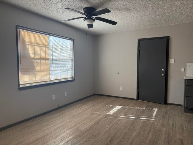 Photo - 1318 25th St