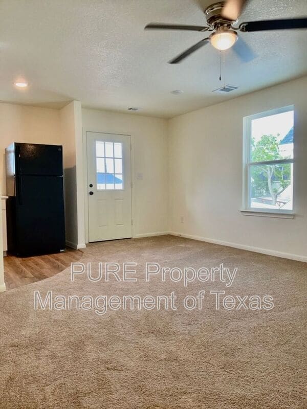 Photo - 2002 W 2nd St