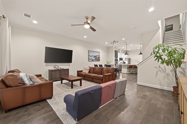 Photo - 1027 Gross St