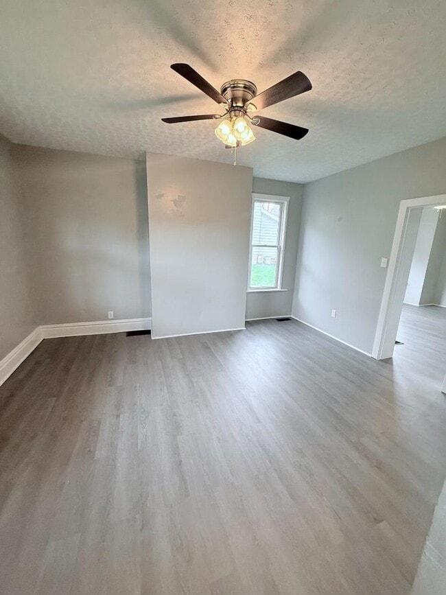 Photo - 422 E Reynolds St