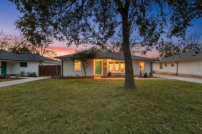 Building Photo - 2812 San Medina Ave