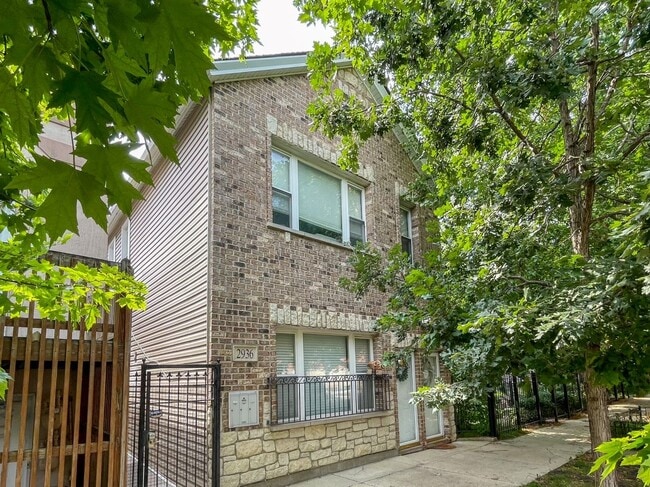 Photo - 2936 N Hoyne Ave Apartments Unit 2