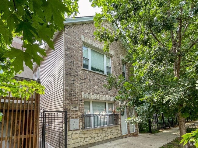 Building Photo - 2936 N Hoyne Ave Unit 2 Rental