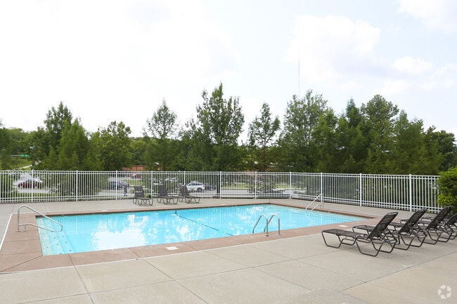 Photo - Meadowbrook Apartments