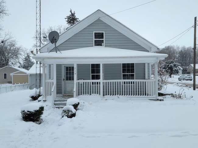 Building Photo - 319 N Hugh St