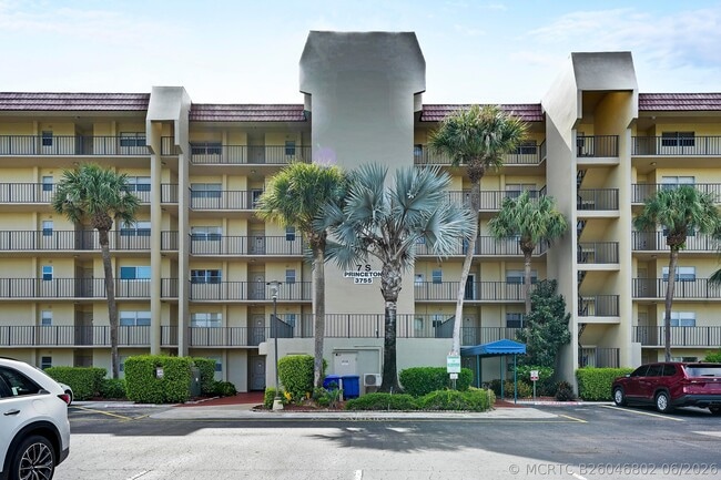 3755 Via Poinciana