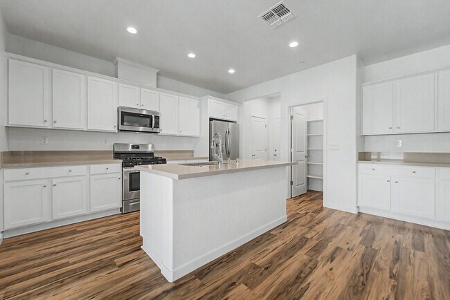 1469 Dunwoody Dr