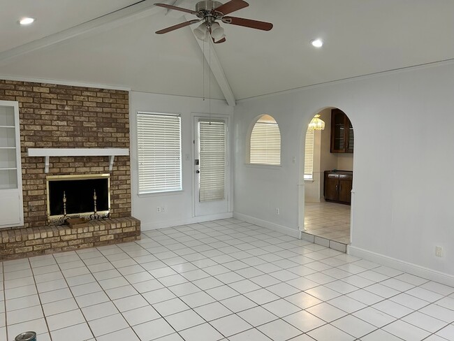 Photo - 1709 Vicksburg Dr