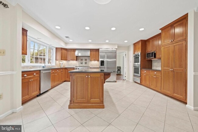 Photo - 10317 HICKORY Dr