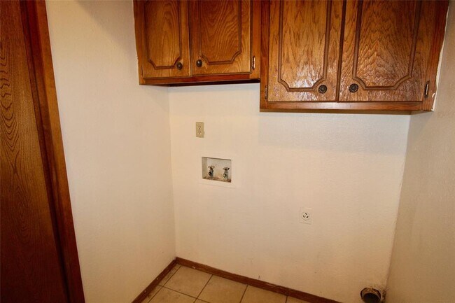 902 Acacia Cir