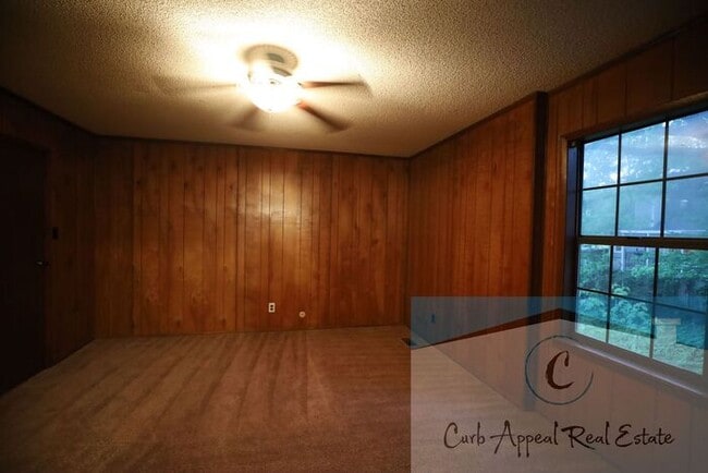 Photo - 3 Bedroom 2 Bath Home in Beautiful Neighborhood! A must see!!