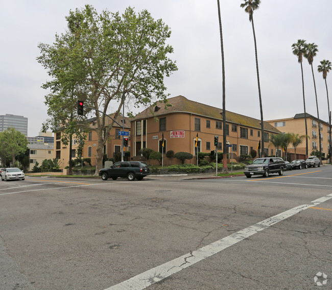 Building Photo - 501 S Normandie Ave Rental