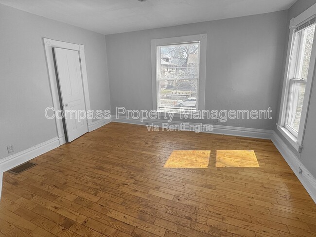 309 Eastern Ave SE