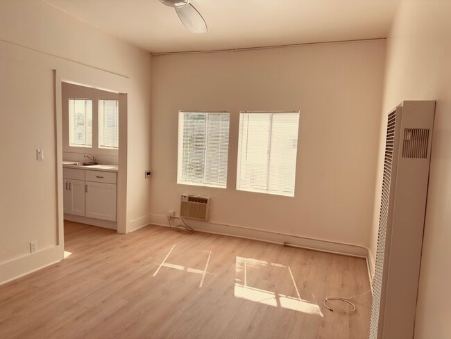 Photo - 7424 1/2 Sunset Blvd Unit 7424 Sunset , upstairs