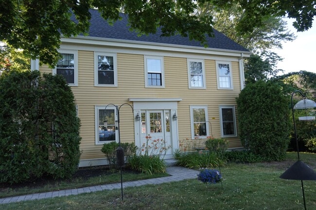 Building Photo - 248 High St