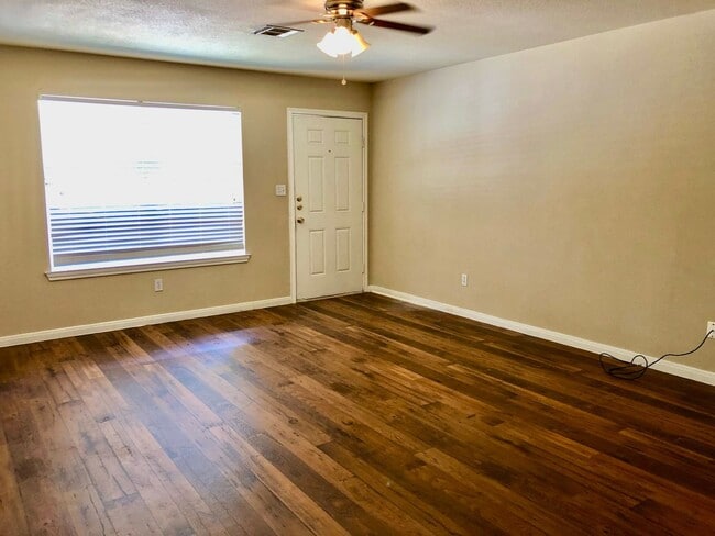 Photo - 3bd/2ba Attached Home