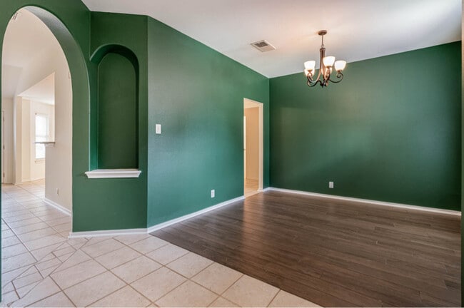 Photo - 15718 Knollrun