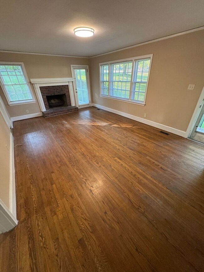 3016 Hilton Rd